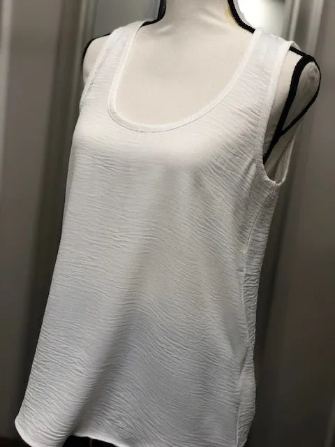 Airflow Scoop Neck Tank - White