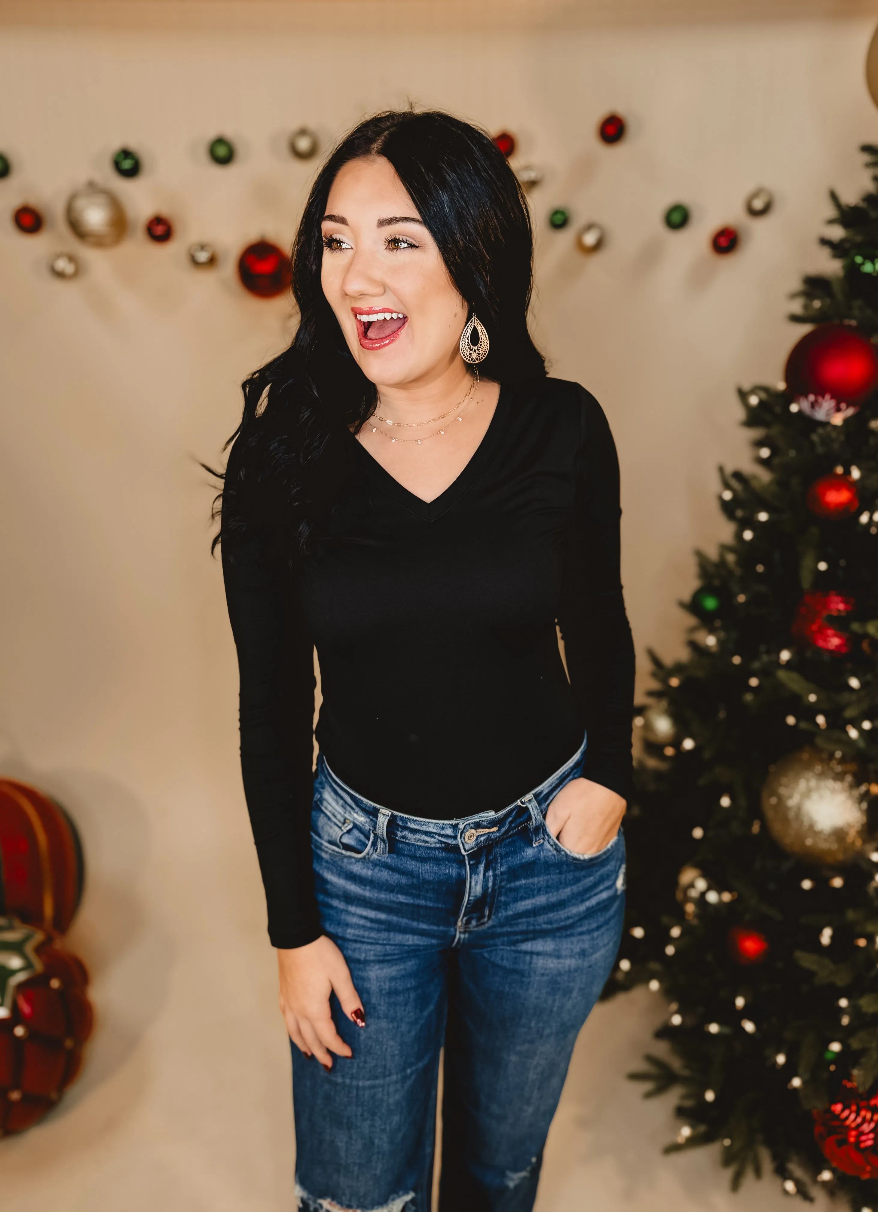 Basic Buttery Soft Long Sleeve V-Neck Top - Black