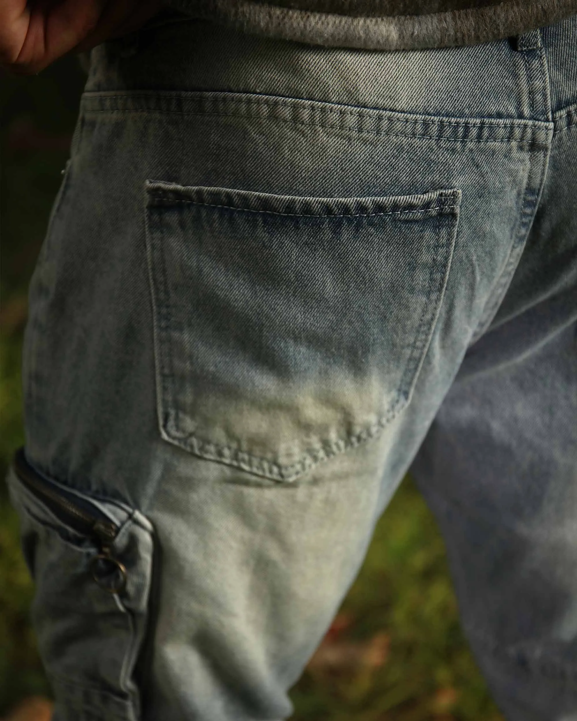 Distressed Cargo Straight Jeans with Versatile Pockets