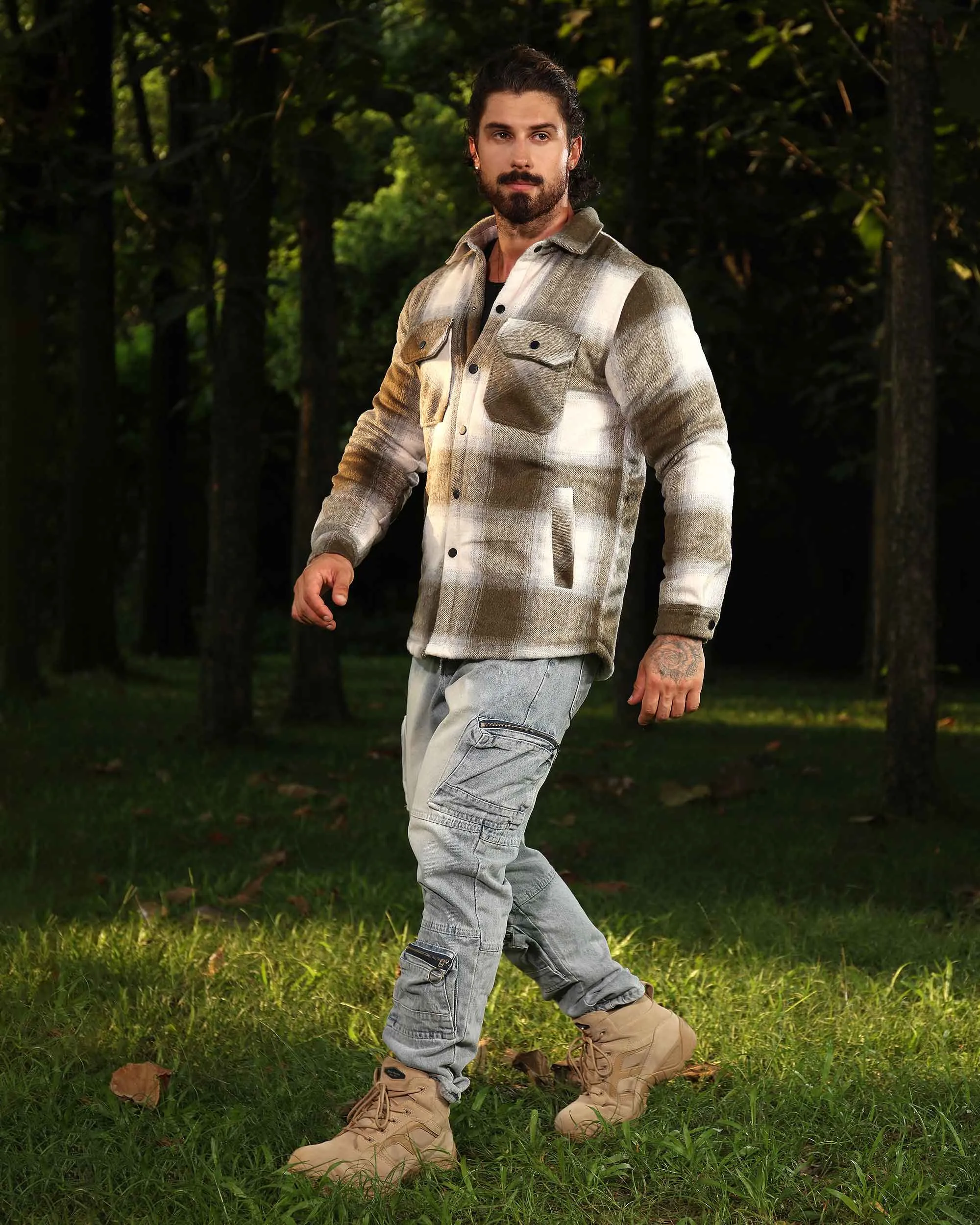 Distressed Cargo Straight Jeans with Versatile Pockets