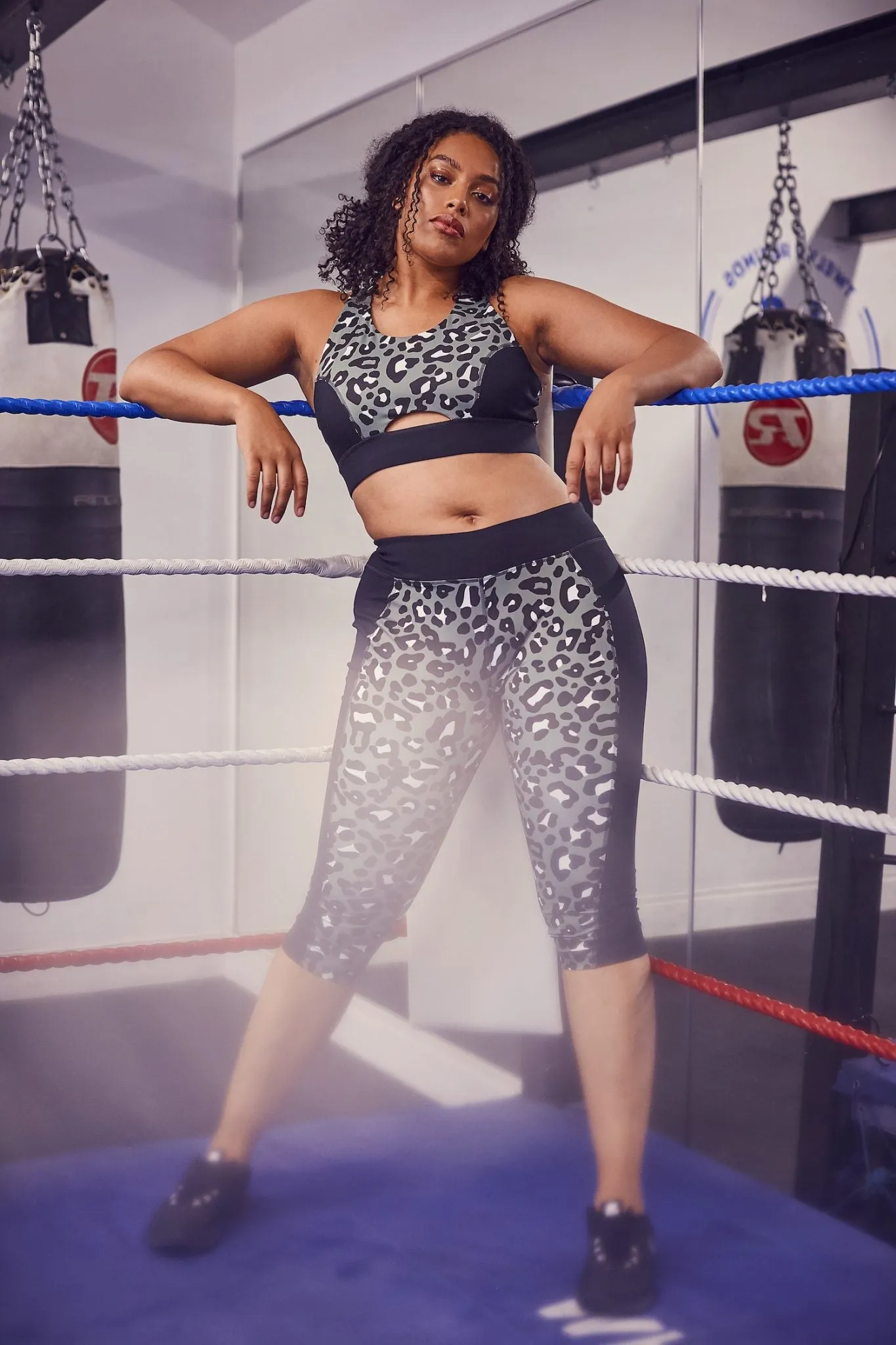 Leopard Print Panelled Capri Leggings
